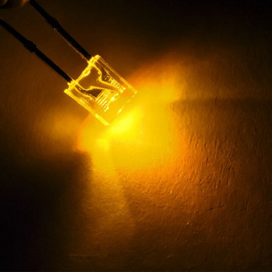 LED dioda obdélníková 1x3x4mm, žlutá