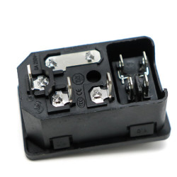 Zásuvka AC-01 s pojistkou a černým spínačem (250V/6A)